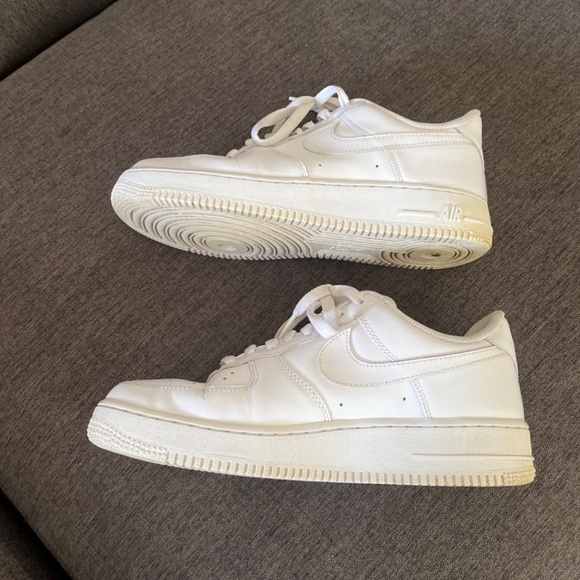Nike Air Force 1- White size 7.5 - Picture 3 of 5